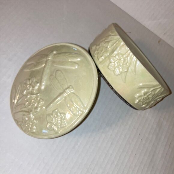 DRAGONFLIES Trinket Jewelry Box 3D Flowers Hinged Mirror Iridescent 5 x 2.5 inch - Picture 9 of 12